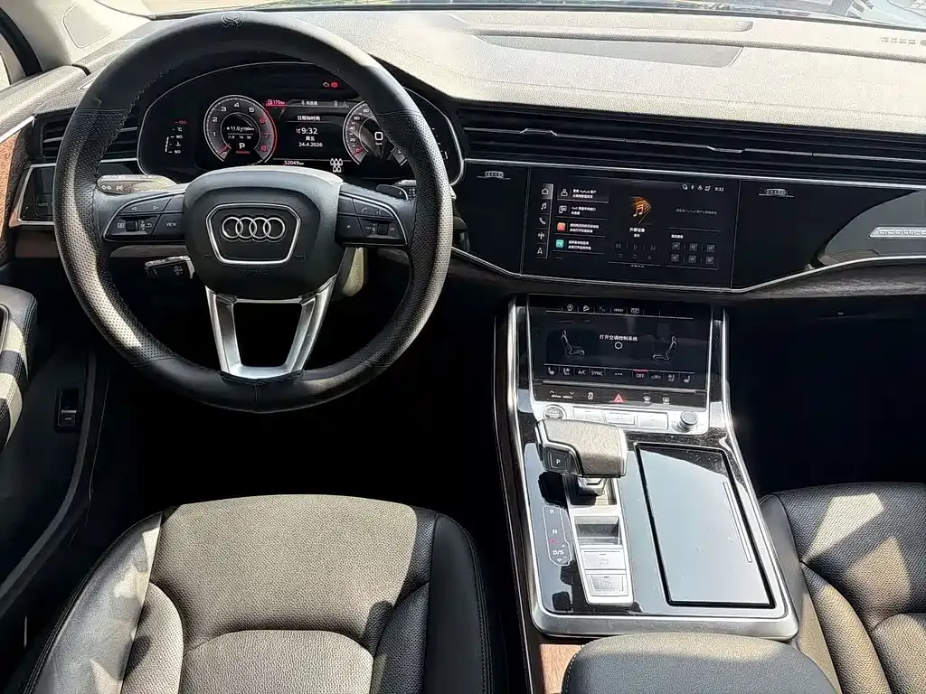 Audi Q7 — фото 10
