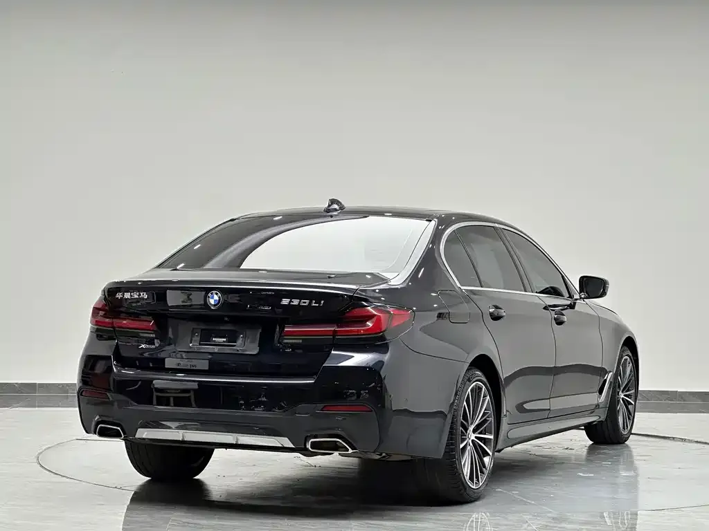 BMW 5 Series — фото 10