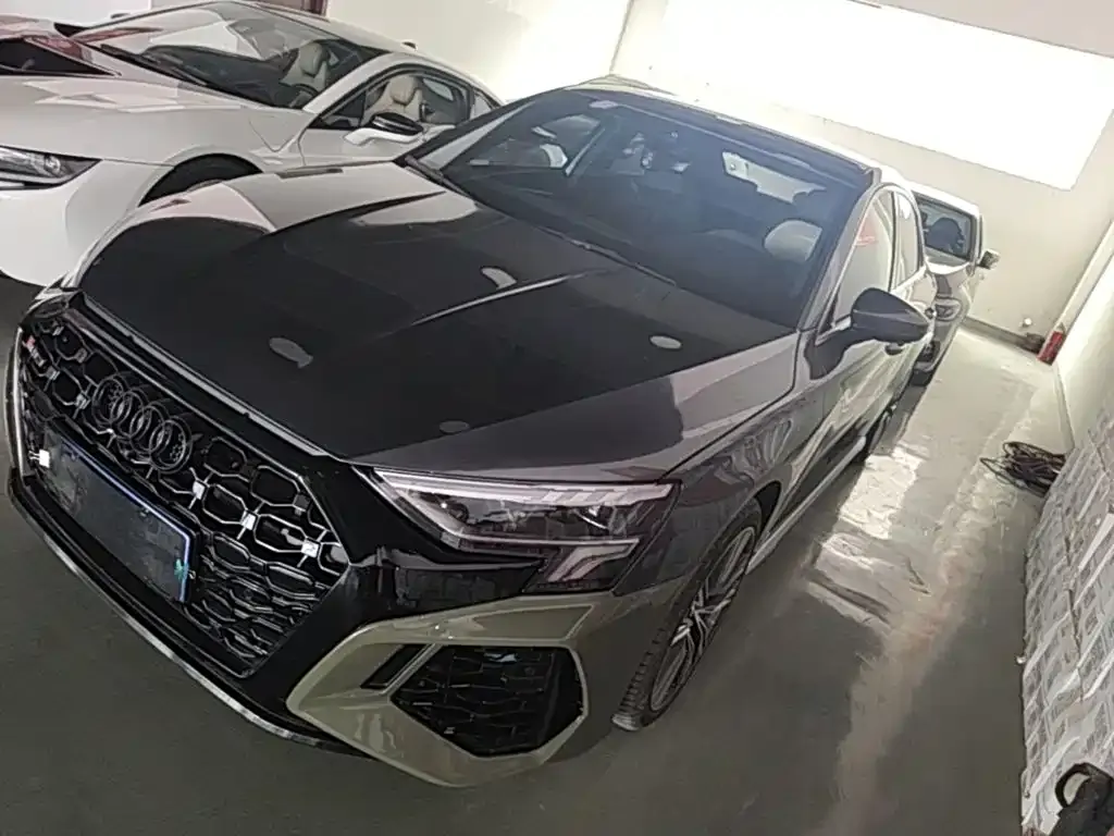 Audi A3 — фото 1
