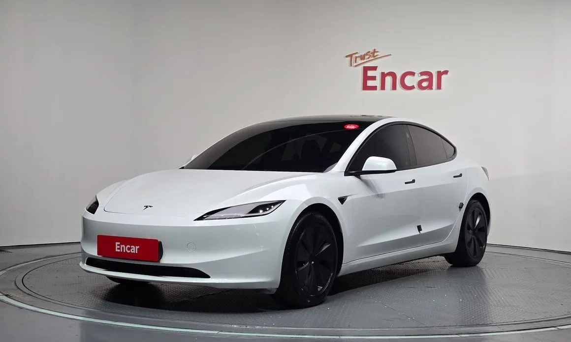 Tesla Model 3 — фото 1
