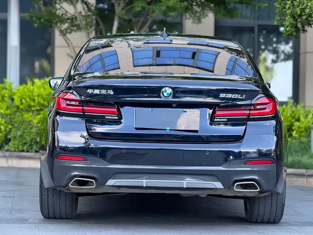 BMW 5 Series — фото 2