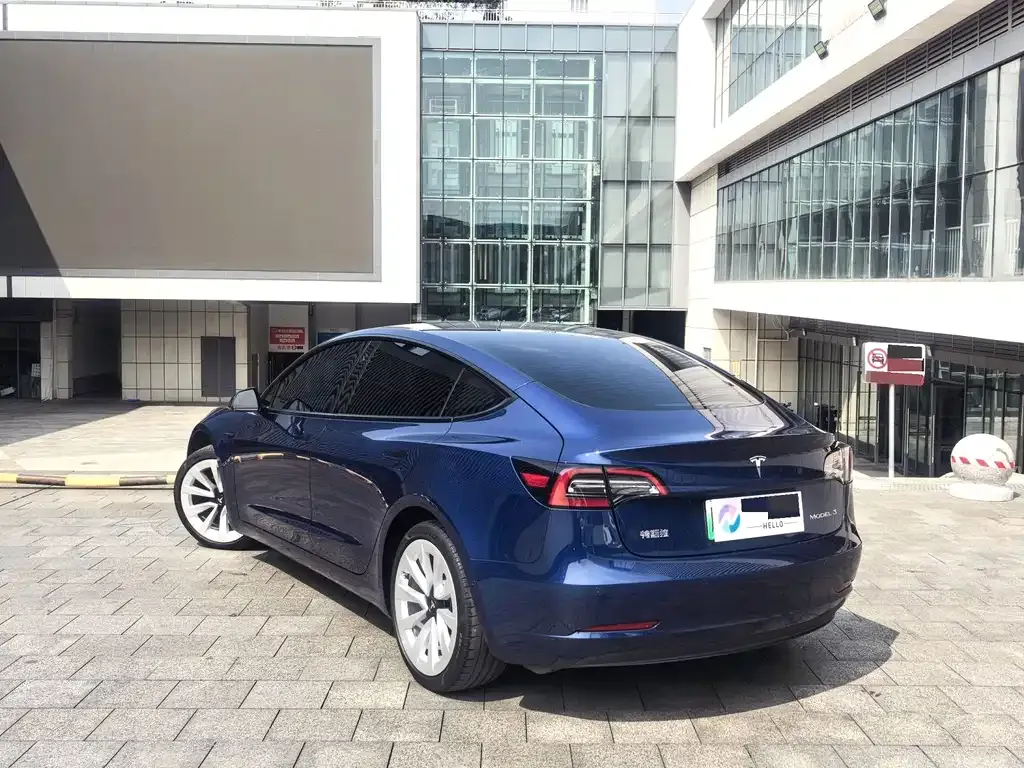 Tesla Model 3 — фото 2