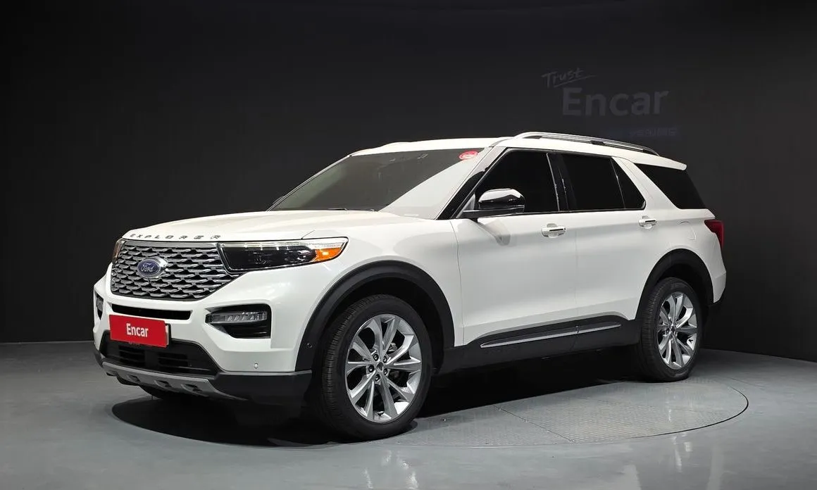 Ford Explorer — фото 1