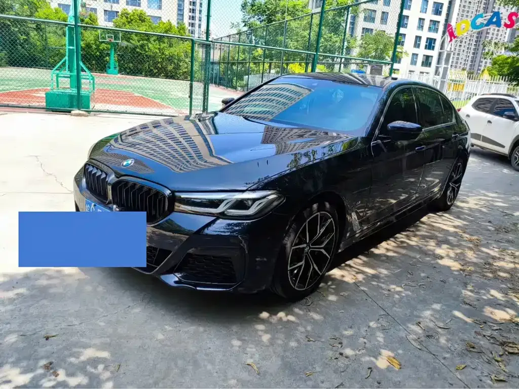 BMW 5 Series — фото 1