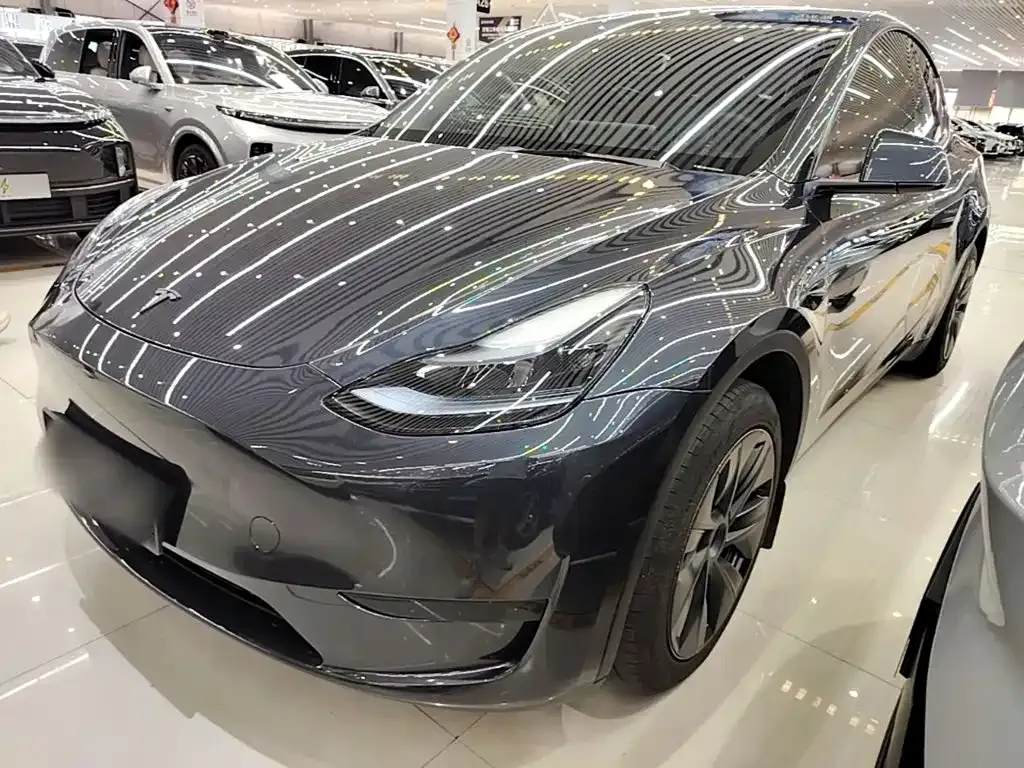 Tesla Model Y — фото 6