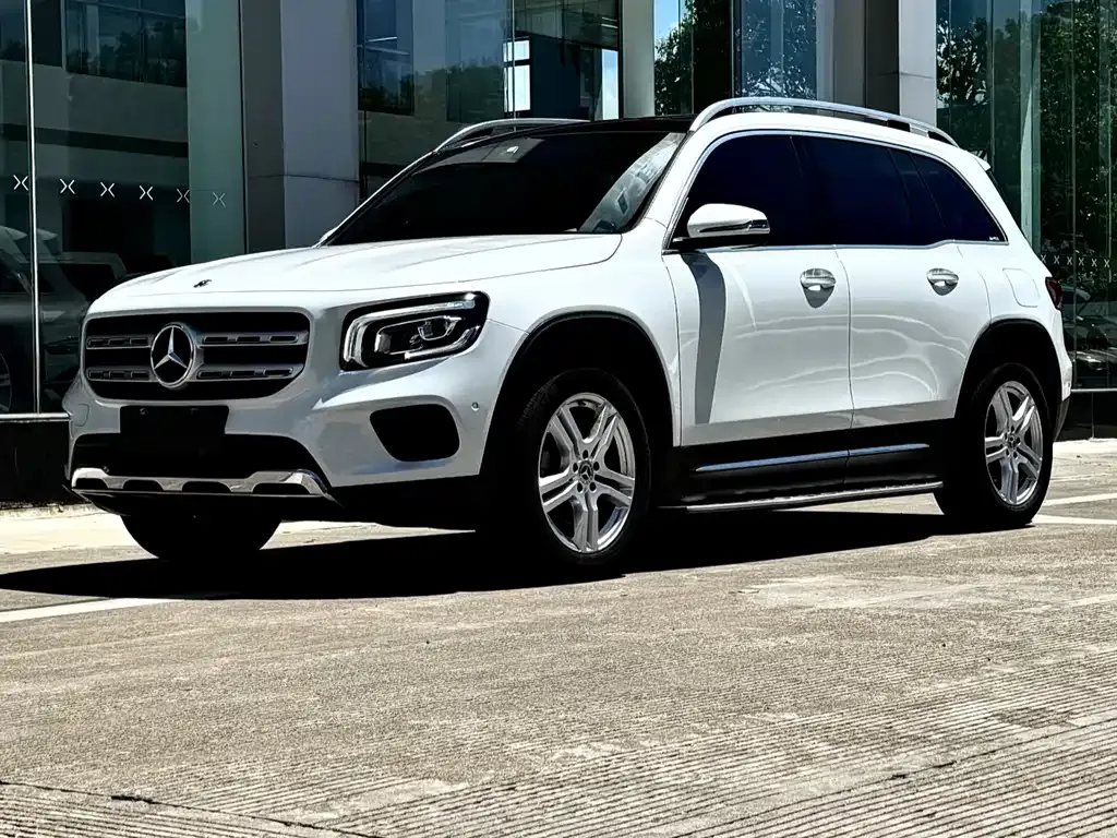 Mercedes-Benz GLB — фото 1