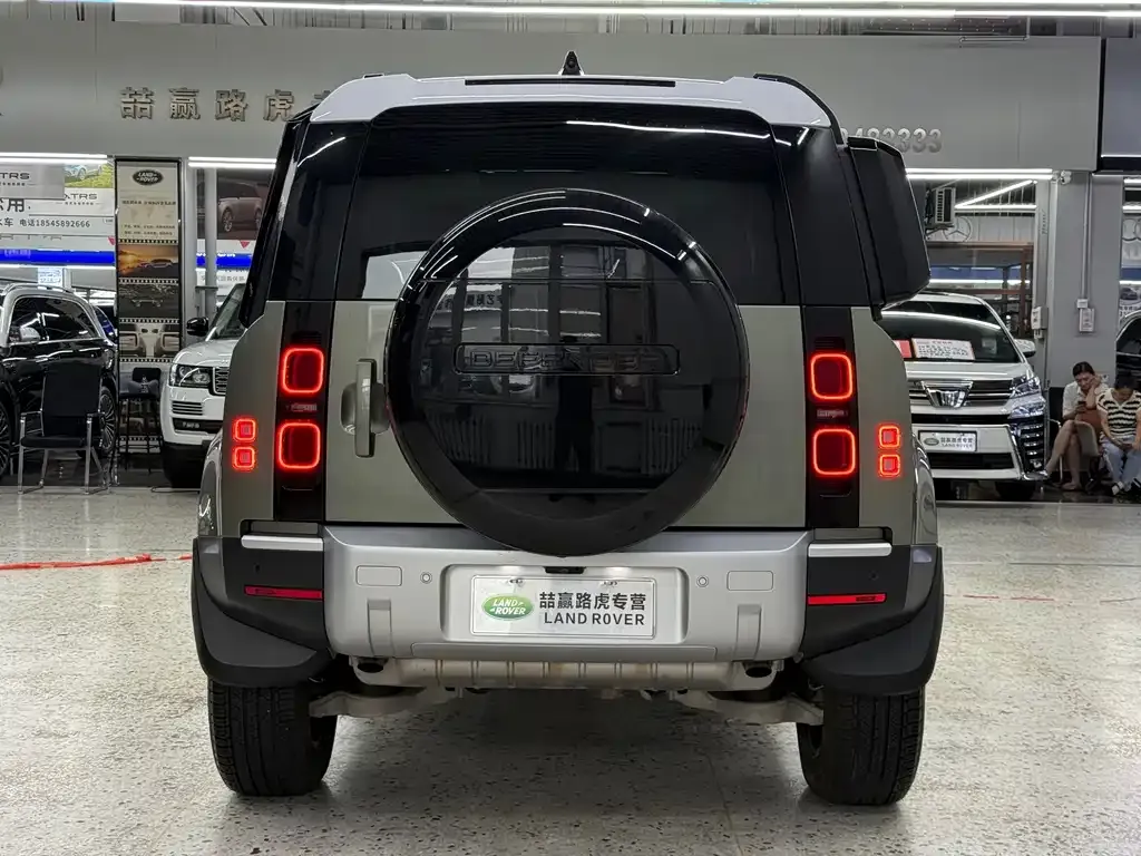 Land Rover Defender — фото 5