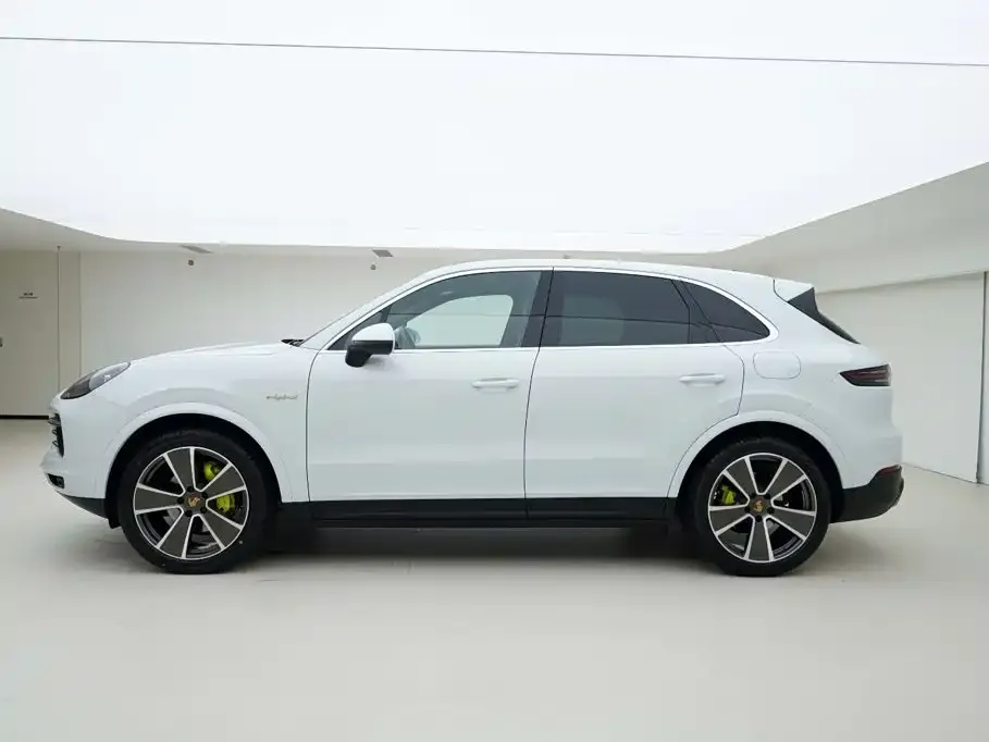 Porsche Cayenne Hybrid — фото 7
