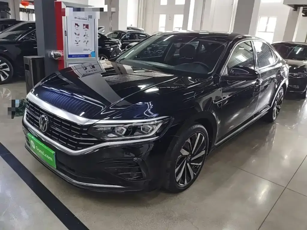 Volkswagen Passat — фото 1