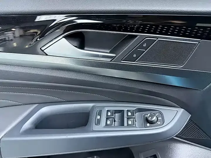 Volkswagen Passat — фото 9