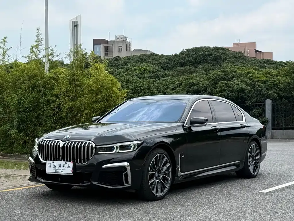 BMW 7 Series — фото 10