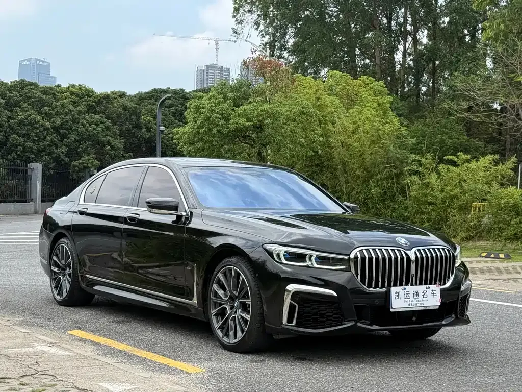 BMW 7 Series — фото 9