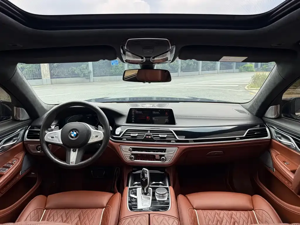 BMW 7 Series — фото 5