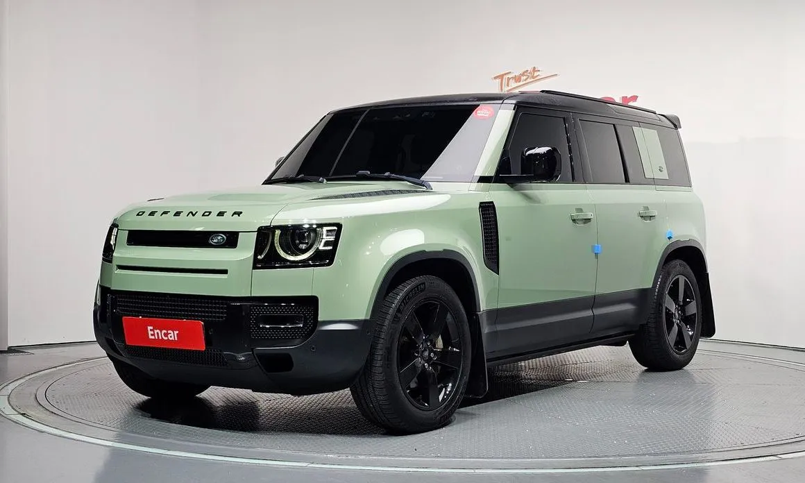 Land Rover Defender — фото 1