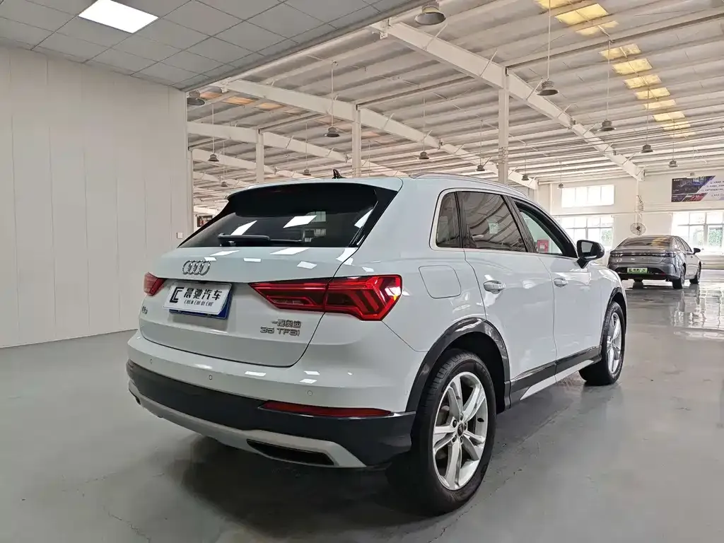 Audi Q3 — фото 3