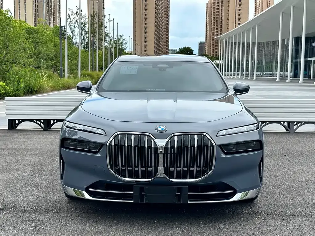 BMW 7 Series — фото 5