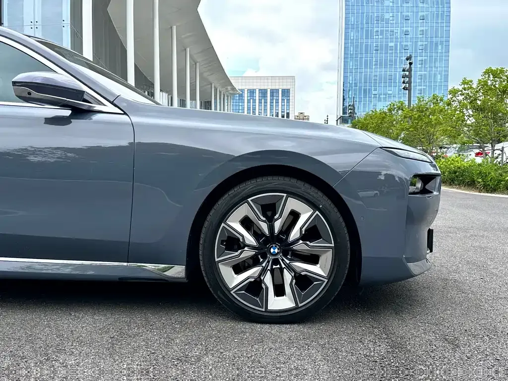 BMW 7 Series — фото 2