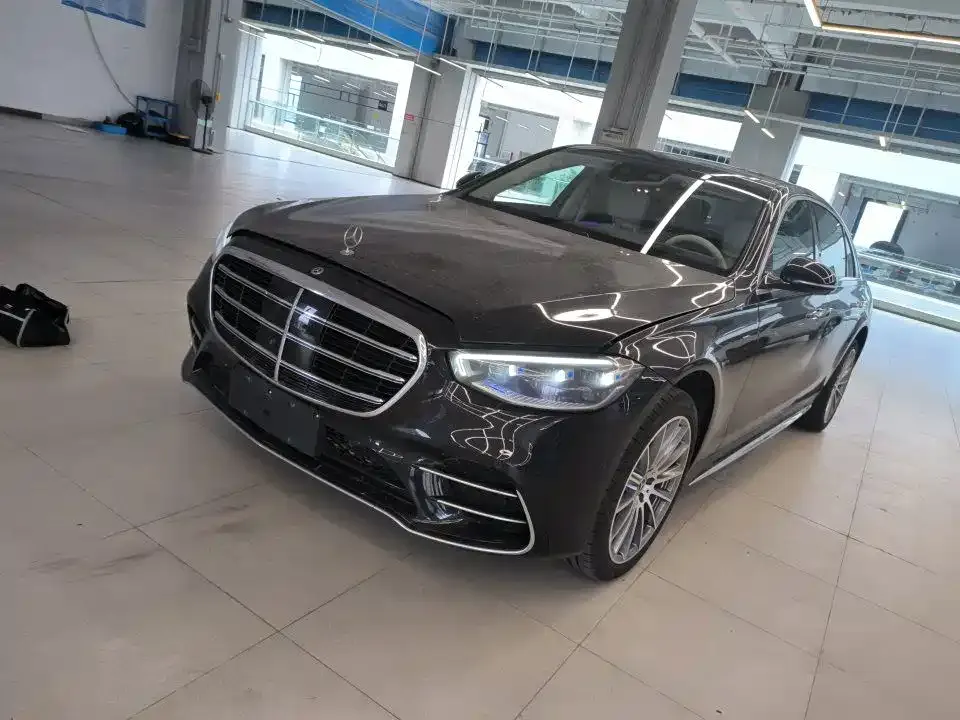 Mercedes-Benz S-Class — фото 1