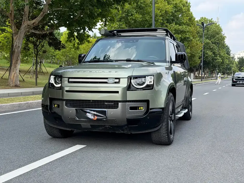 Land Rover Defender — фото 1