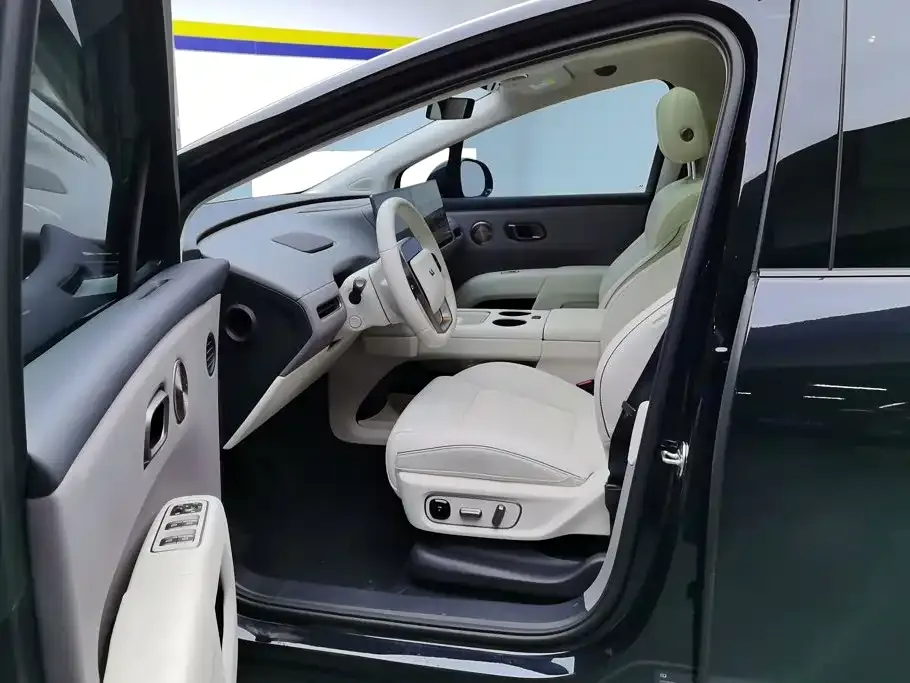 Li Auto Li i8 — фото 7
