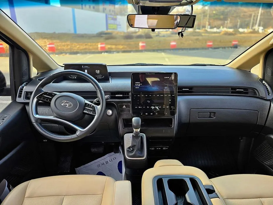 Hyundai Staria — фото 3