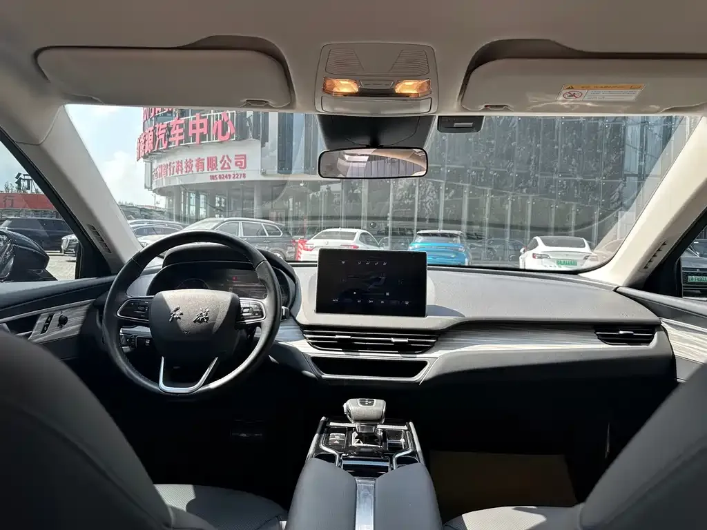 Hongqi E-QM5 — фото 2