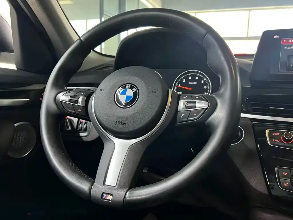 BMW X1 — фото 3