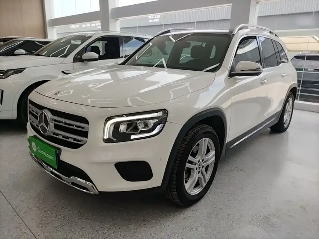 Mercedes-Benz GLB — фото 1