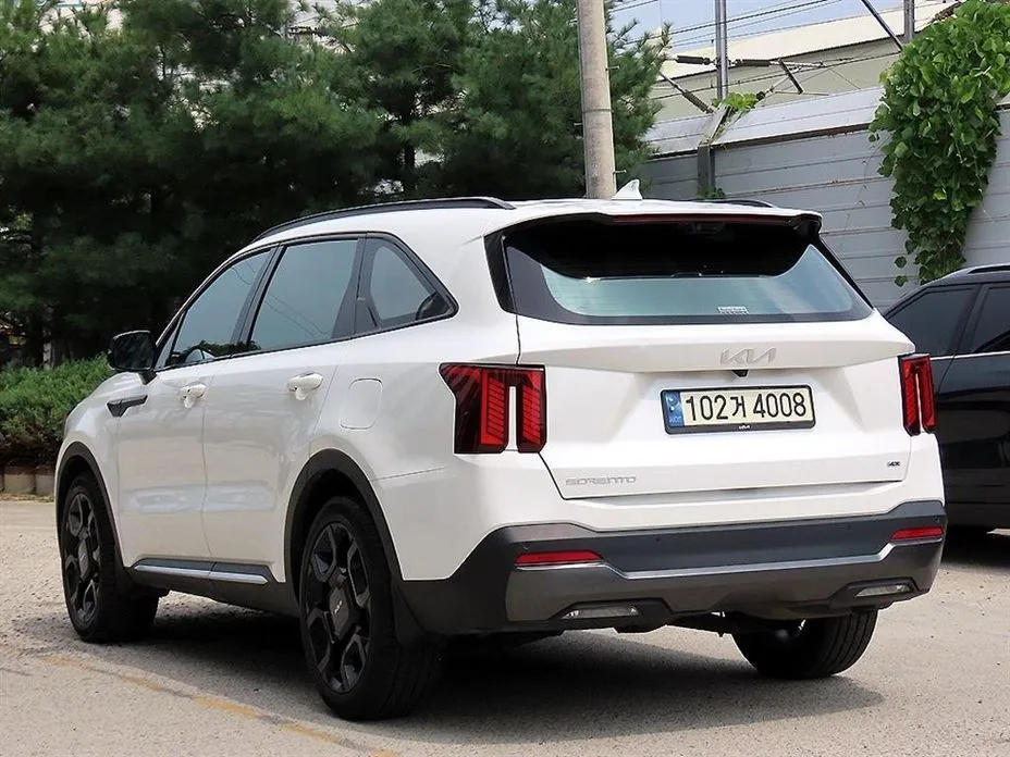 Kia Sorento — фото 7
