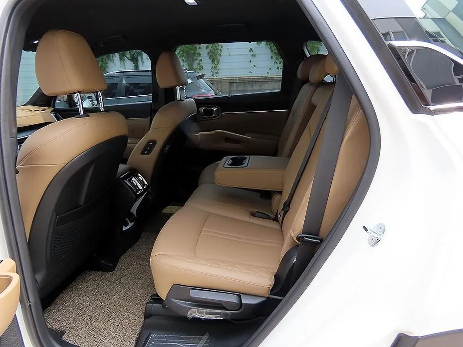 Kia Sorento — фото 6