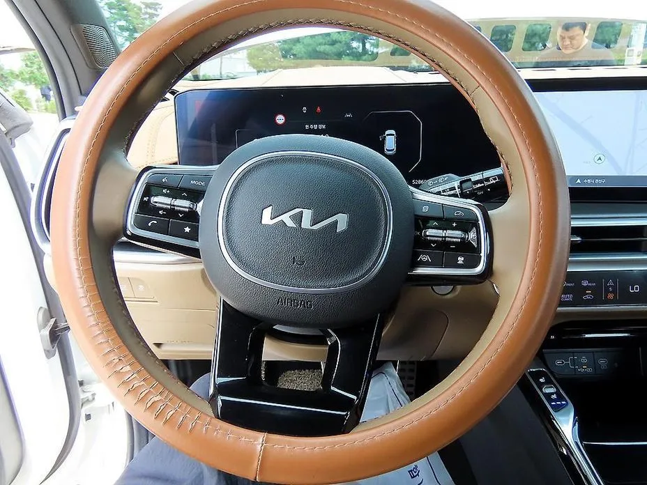 Kia Sorento — фото 8