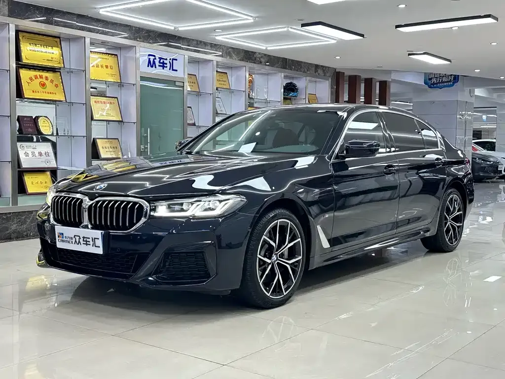 BMW 5 Series — фото 1