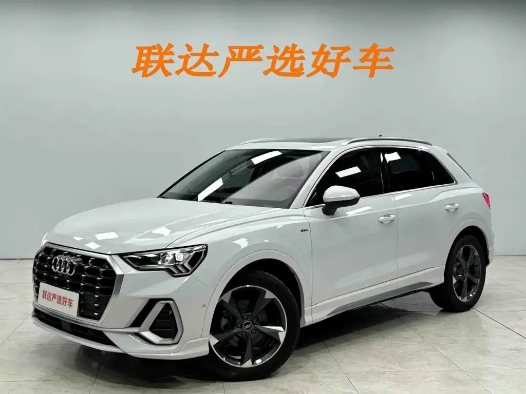 Audi Q3 — фото 1