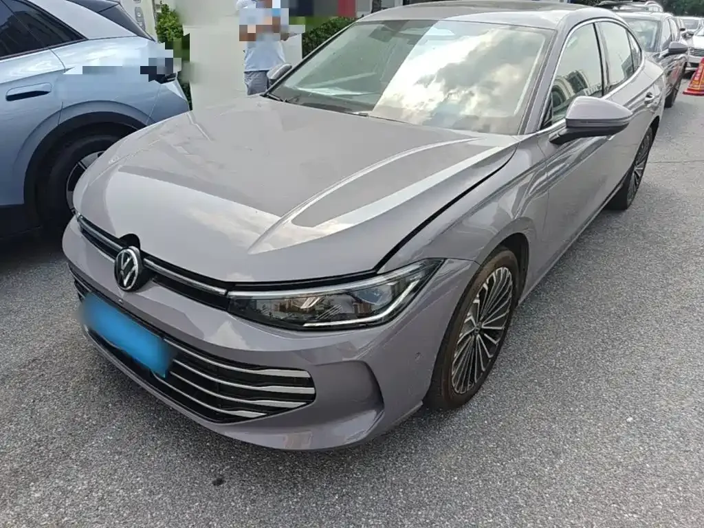 Volkswagen Passat — фото 1