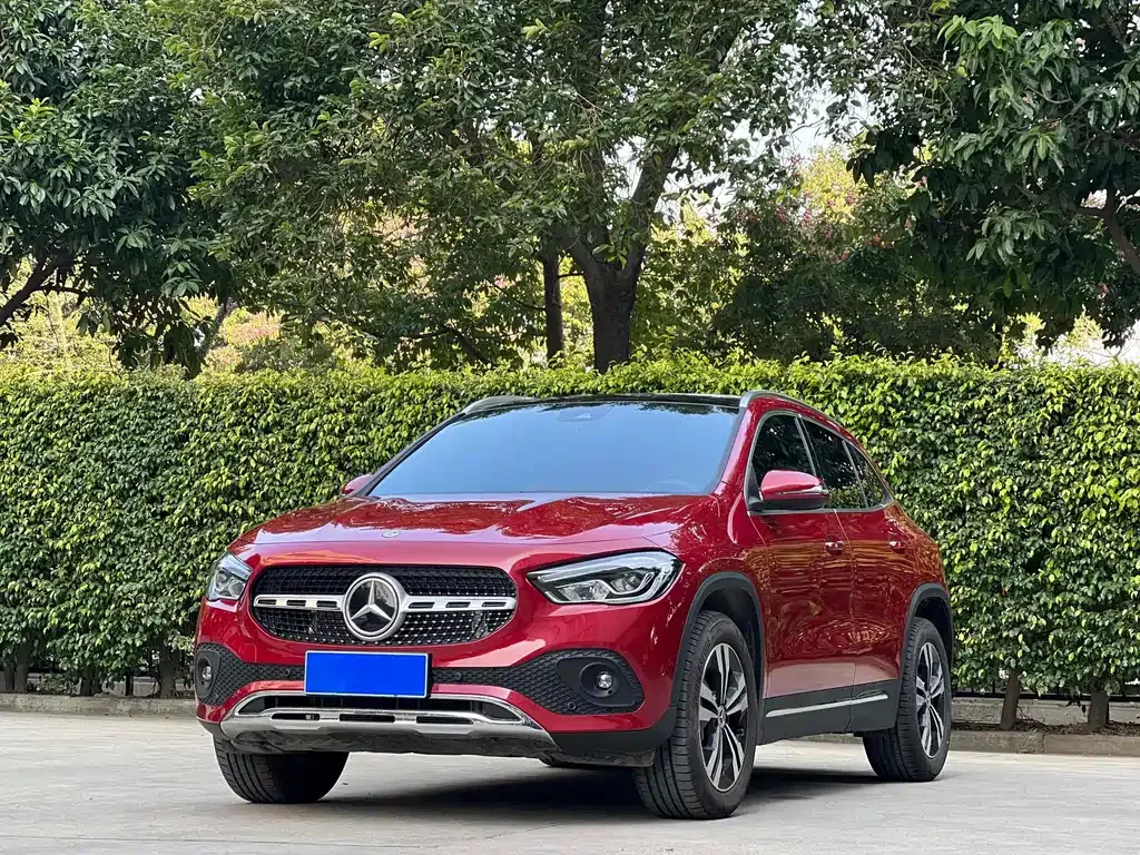 Mercedes-Benz GLA — фото 1