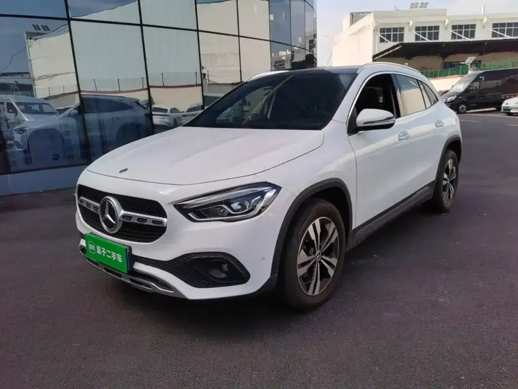 Mercedes-Benz GLA — фото 1