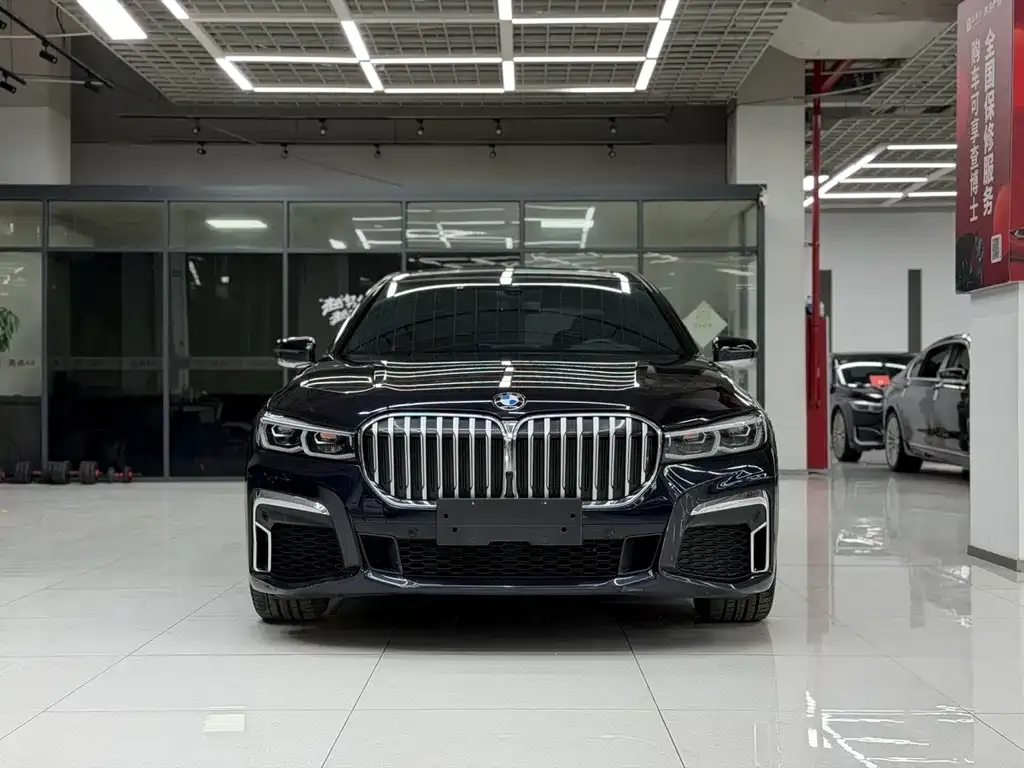BMW 7 Series — фото 2