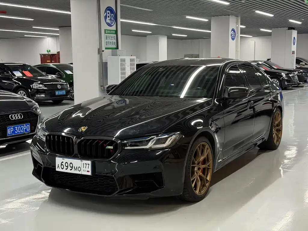 BMW M5 — фото 1