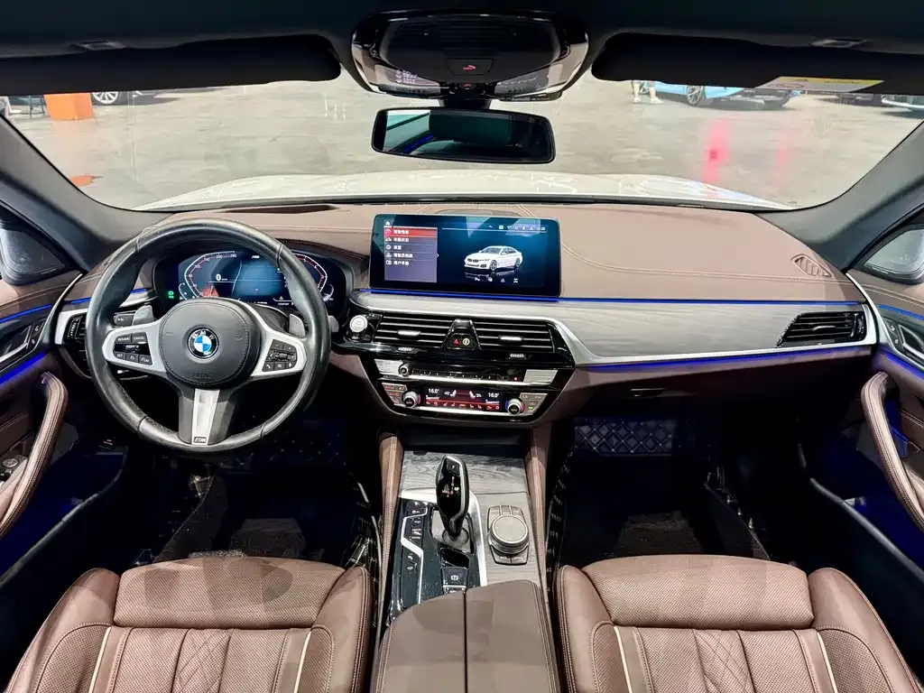 BMW 5 Series — фото 9