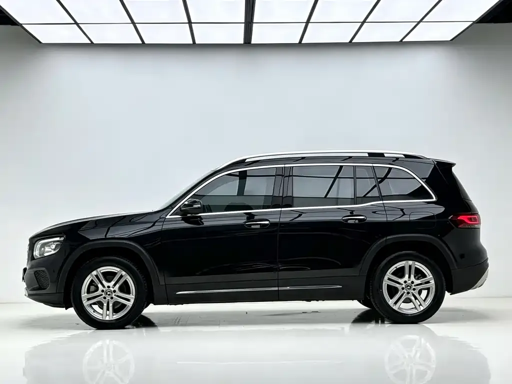 Mercedes-Benz GLB — фото 4
