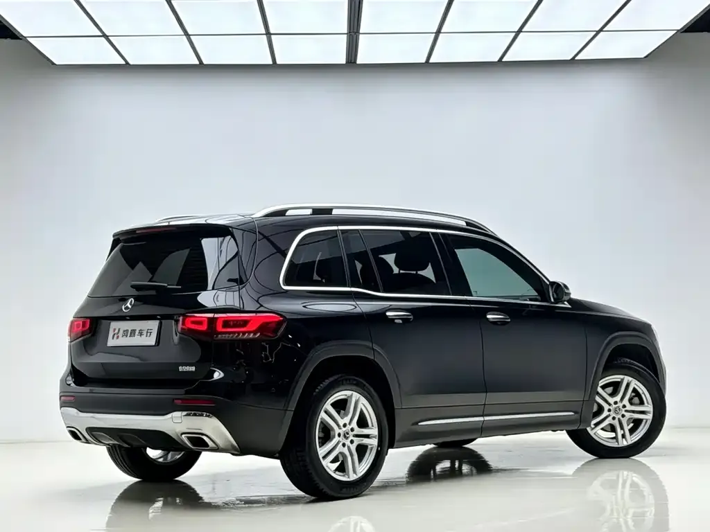 Mercedes-Benz GLB — фото 10
