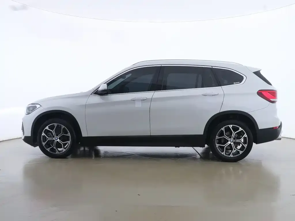 BMW X1 — фото 8