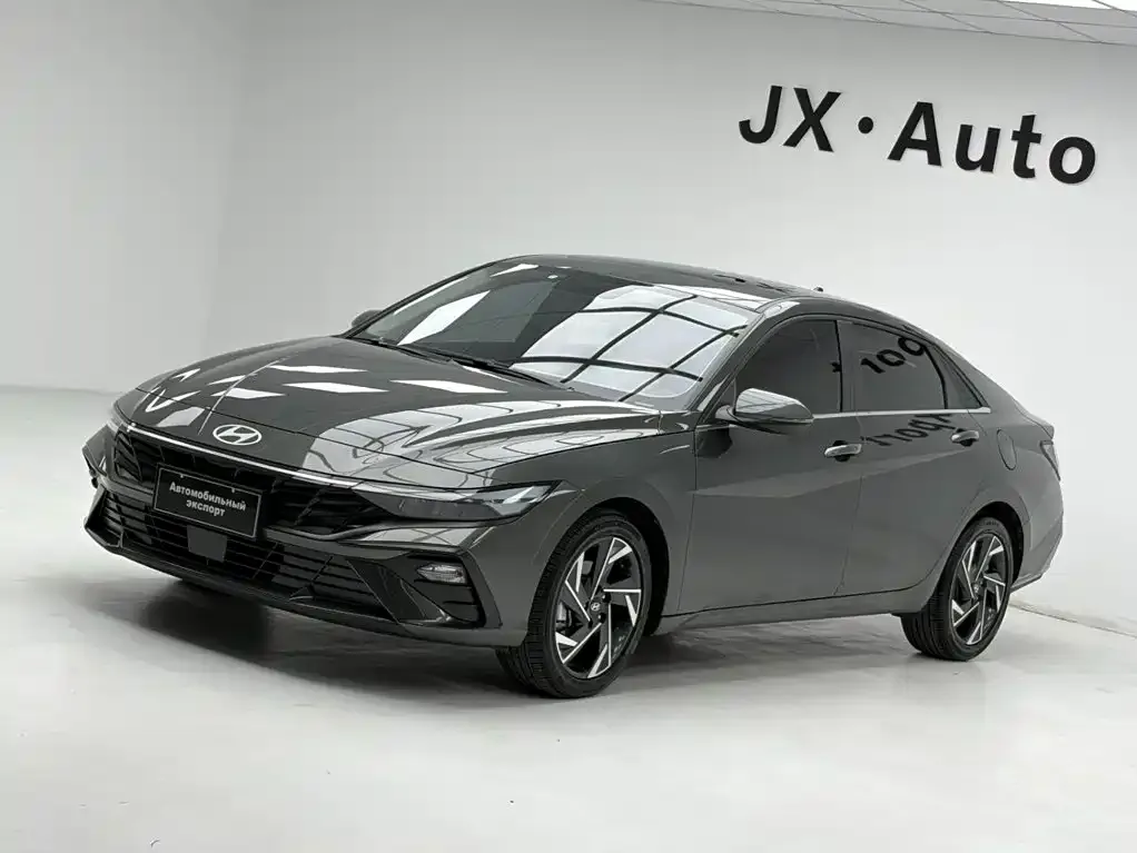 Hyundai Elantra — фото 1
