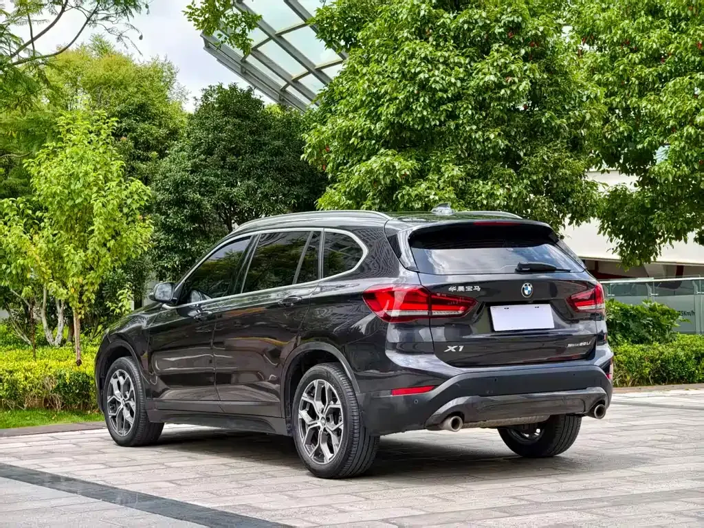 BMW X1 — фото 8