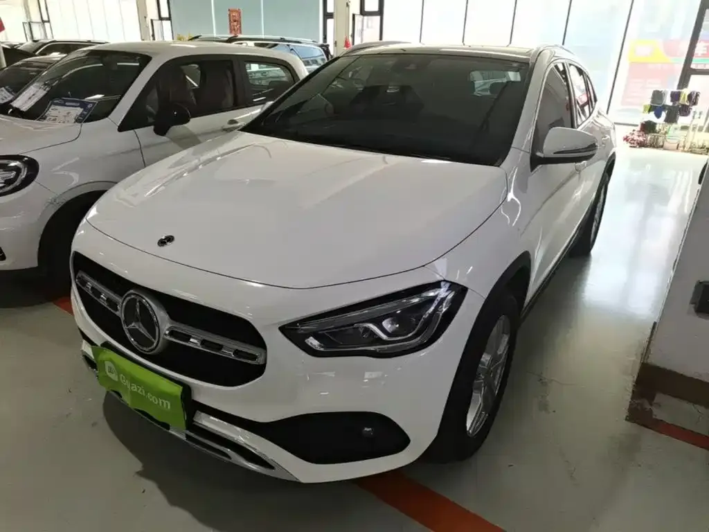 Mercedes-Benz GLA — фото 1