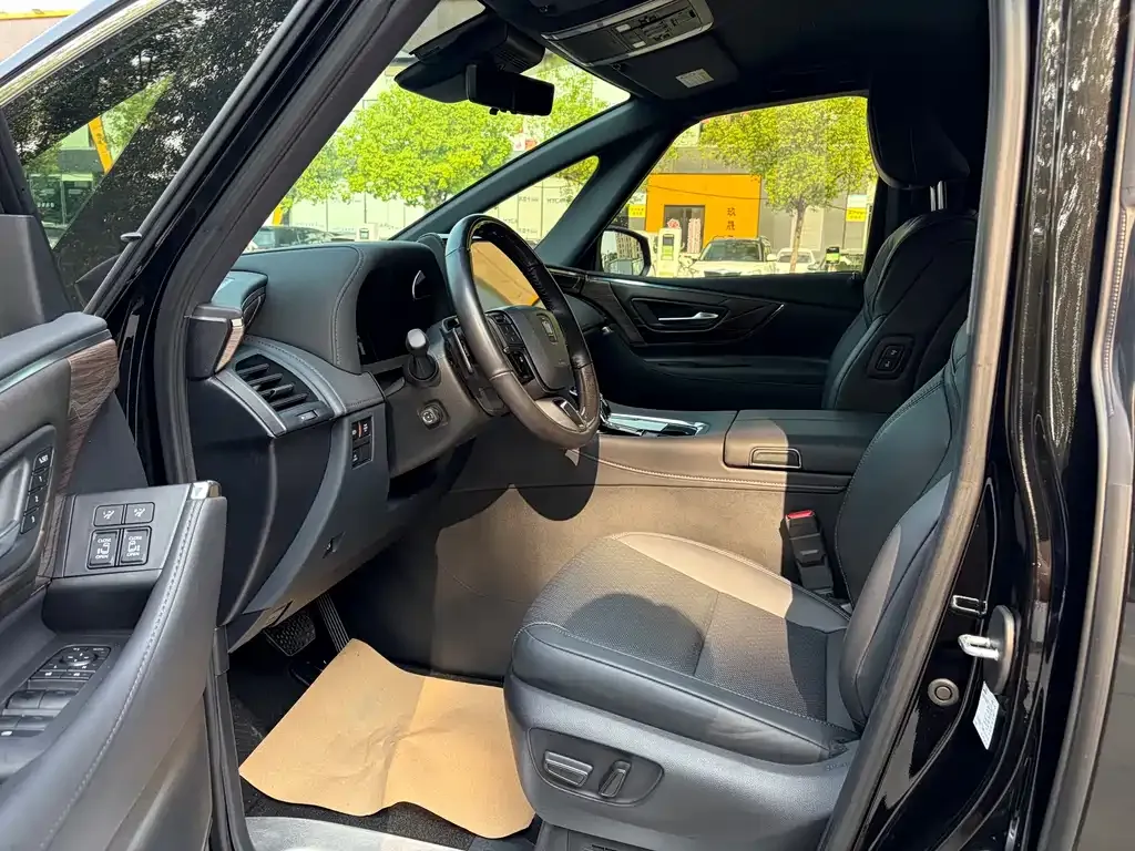 Toyota Vellfire — фото 8