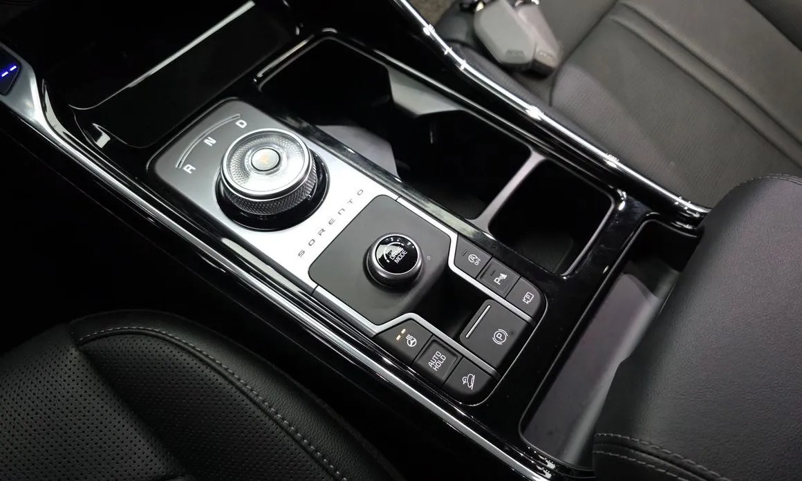 Kia Sorento — фото 10