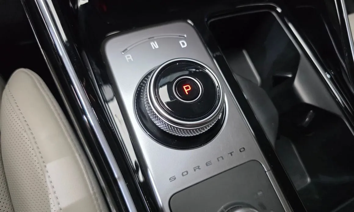 Kia Sorento — фото 7