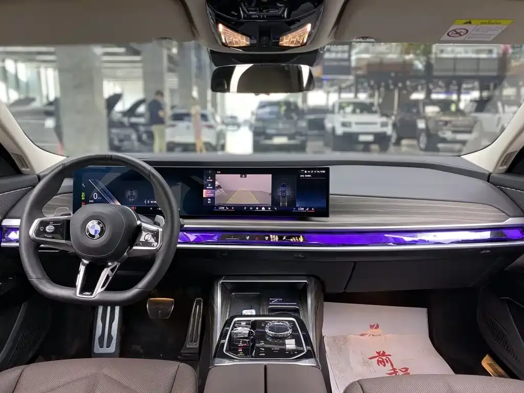 BMW 7 Series — фото 10