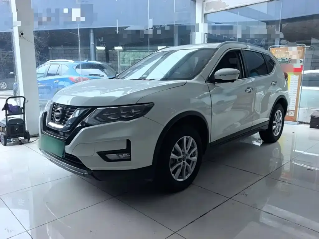 Nissan X-Trail — фото 1